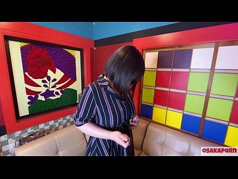 ❤️ جاپاني پياري وڏي سيني سان گڏ جنسي رانديڪن سان مشت زني ڪري ٿي ۽ هڪ orgasm آهي. هوءَ هڪ انٽرويو ۾ پنهنجي ڀوائتي تجربي بابت ڳالهائي ٿي. وڏيون چوڙيون ۽ وارن واري بلت زور سان روئي رهي آهي. اوساڪاپورن ☑ معياري فحش